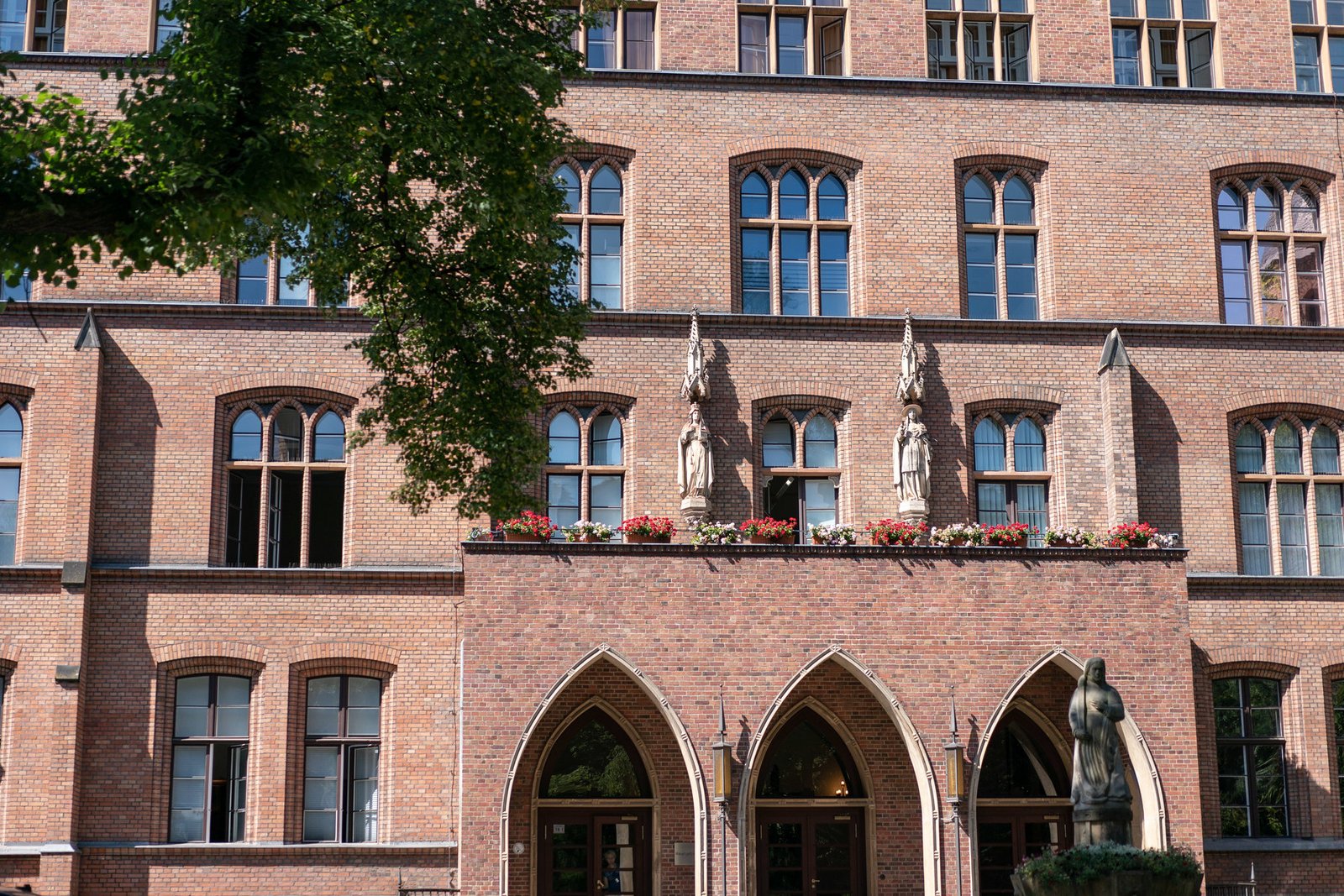 Hauptgebäude St. Hedwig-Krankenhaus