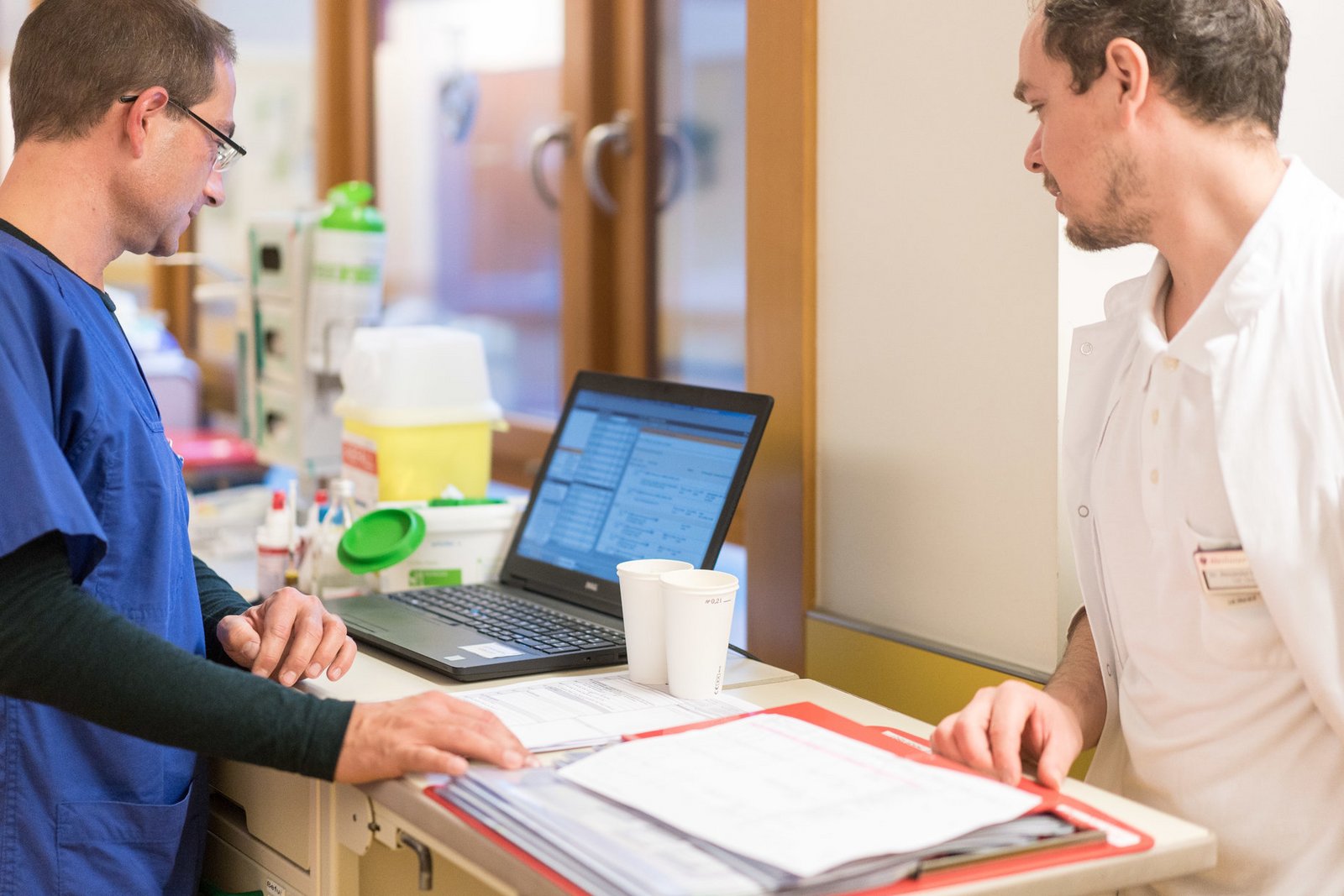 Ärzte der Klinik für Innere Medizin bei der Visite