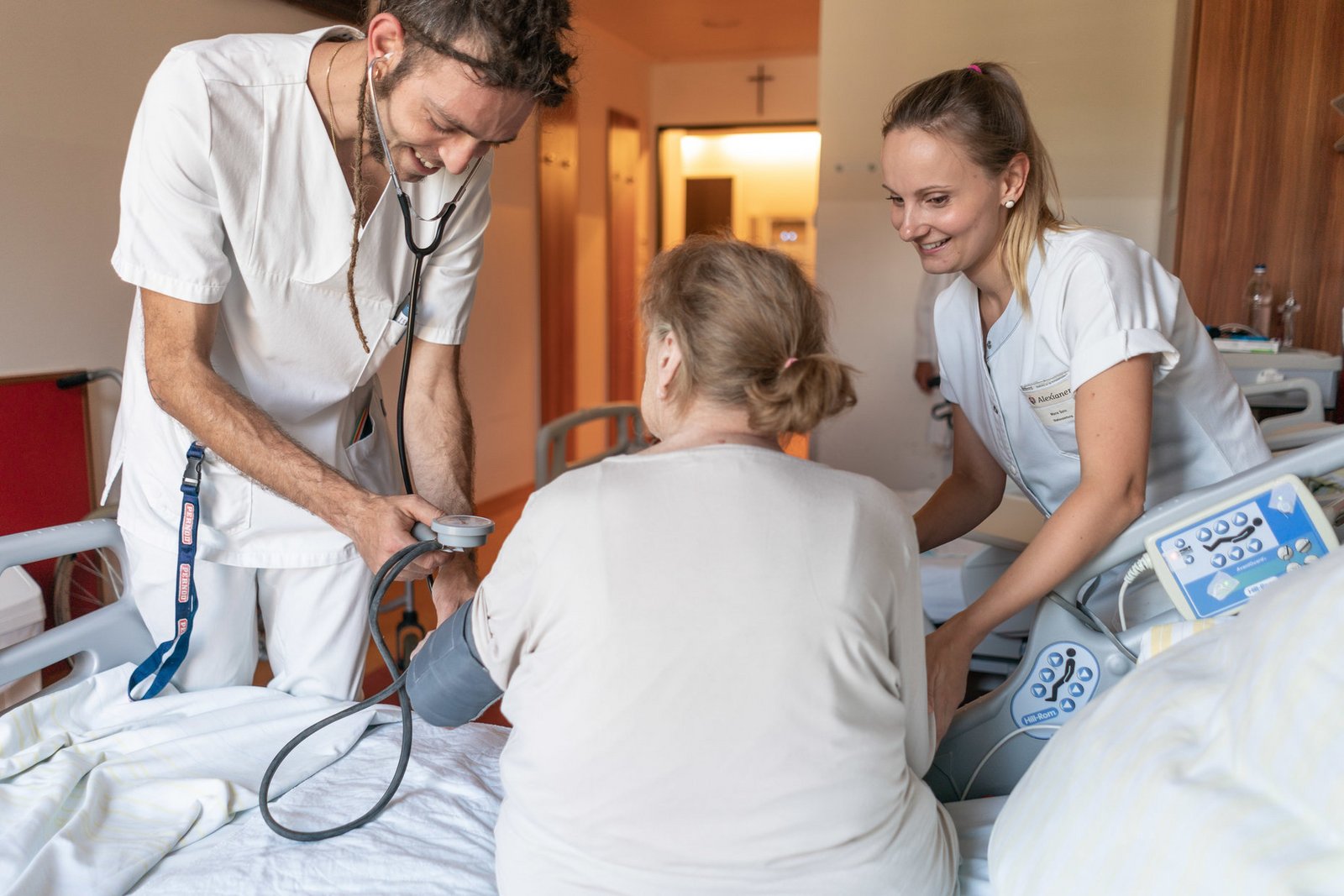 Pflegerische Behandlung in der Klinik für Geriatrie