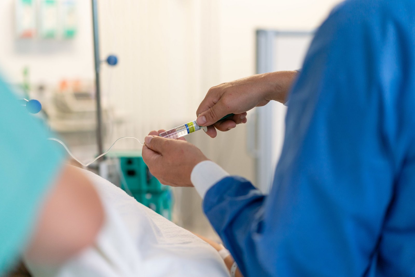 Anwendung der Schmerztherapie auf der Intensivstation